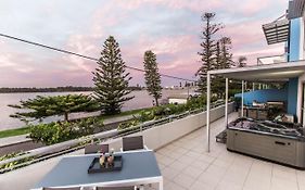 Lakeview Luxury Apartment